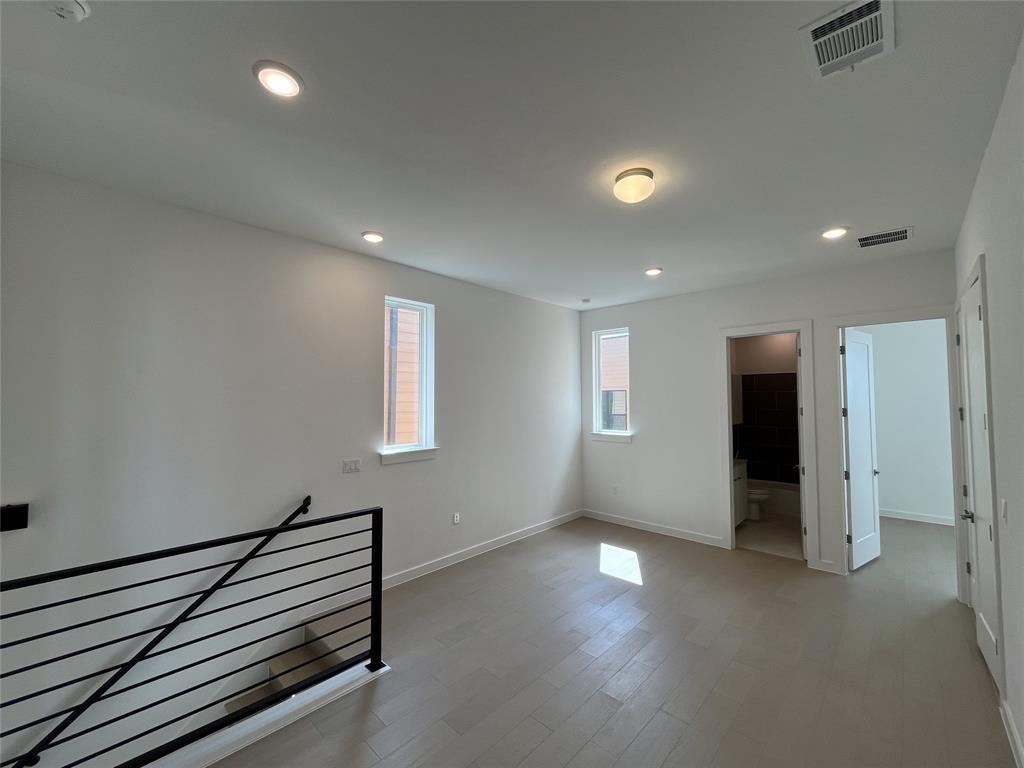 6825 Wolfcreek Pass # 3, Austin, TX 78749