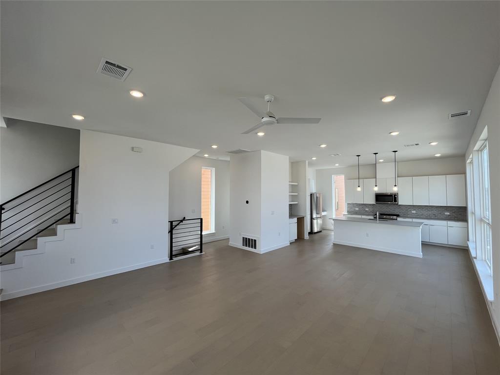 6825 Wolfcreek Pass # 3, Austin, TX 78749