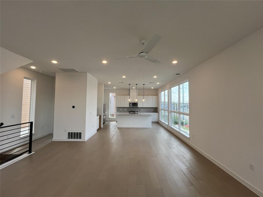 6825 Wolfcreek Pass # 3, Austin, TX 78749