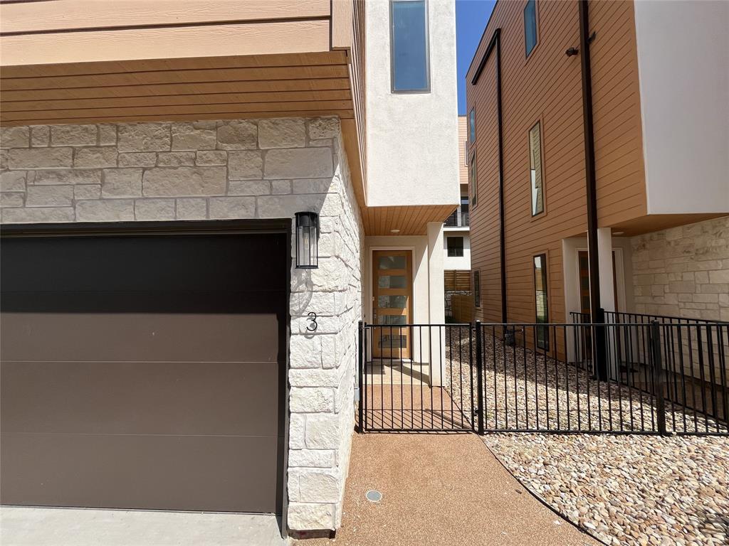 6825 Wolfcreek Pass # 3, Austin, TX 78749