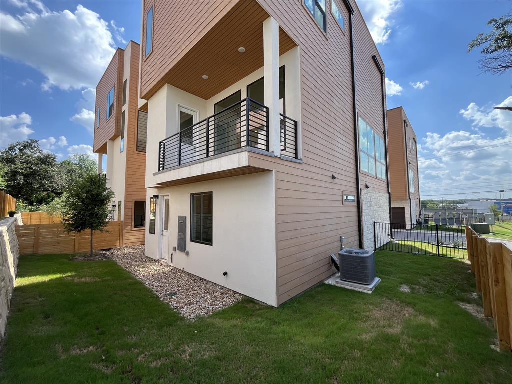 6825 Wolfcreek Pass # 3, Austin, TX 78749