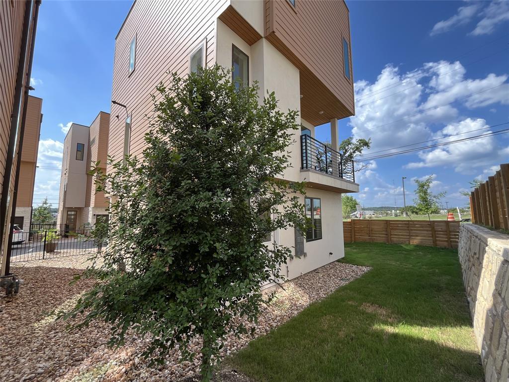 6825 Wolfcreek Pass # 3, Austin, TX 78749