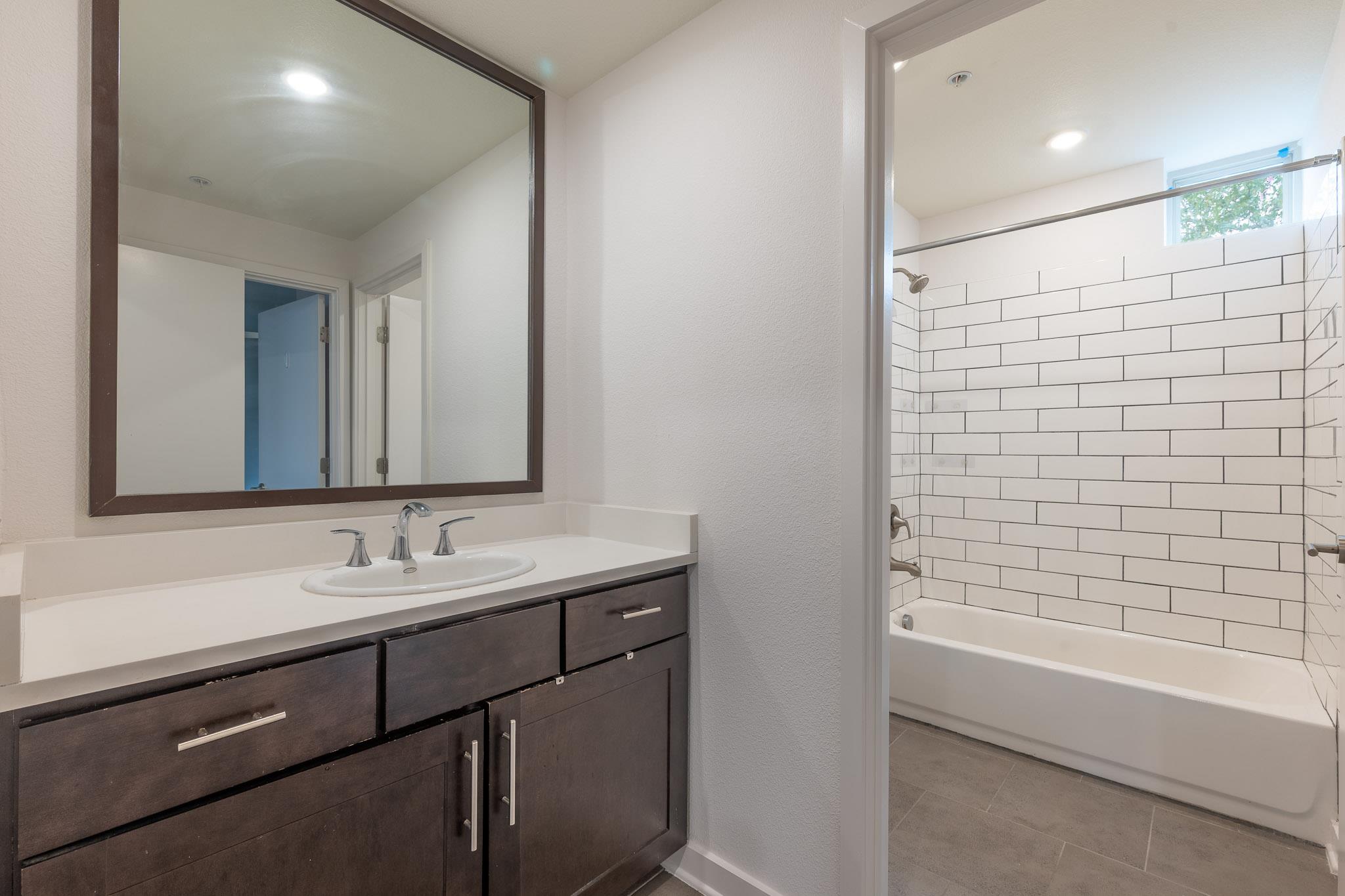 6700 Menchaca Rd #24 Rd # 20, Austin, TX 78745