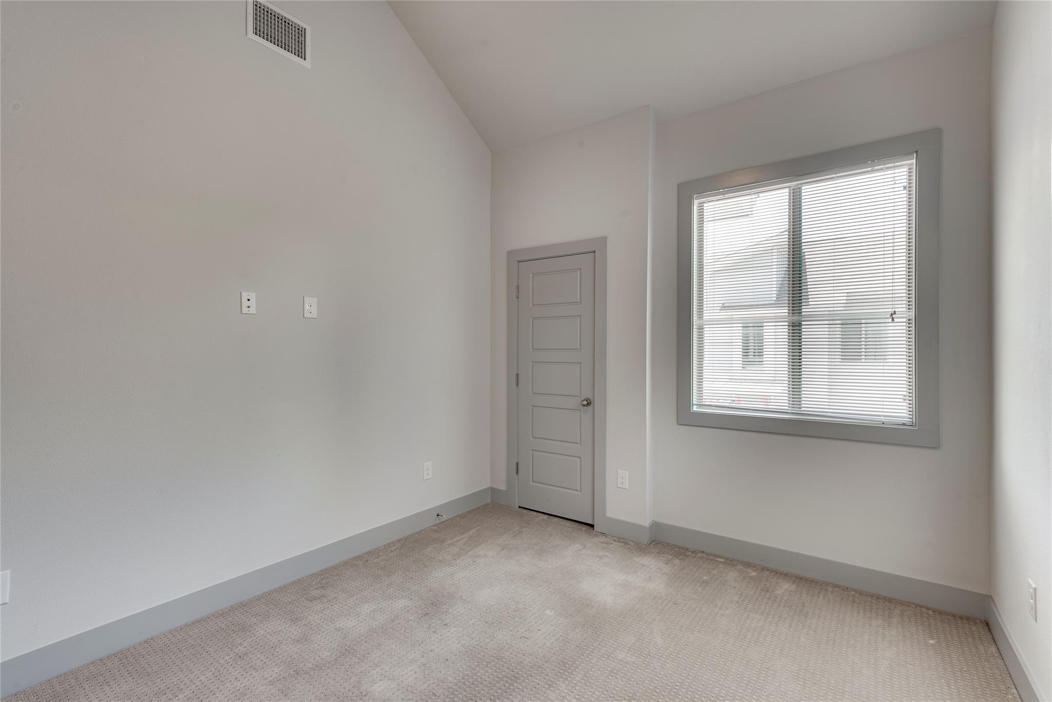 900 Banister Ln # H, Austin, TX 78704