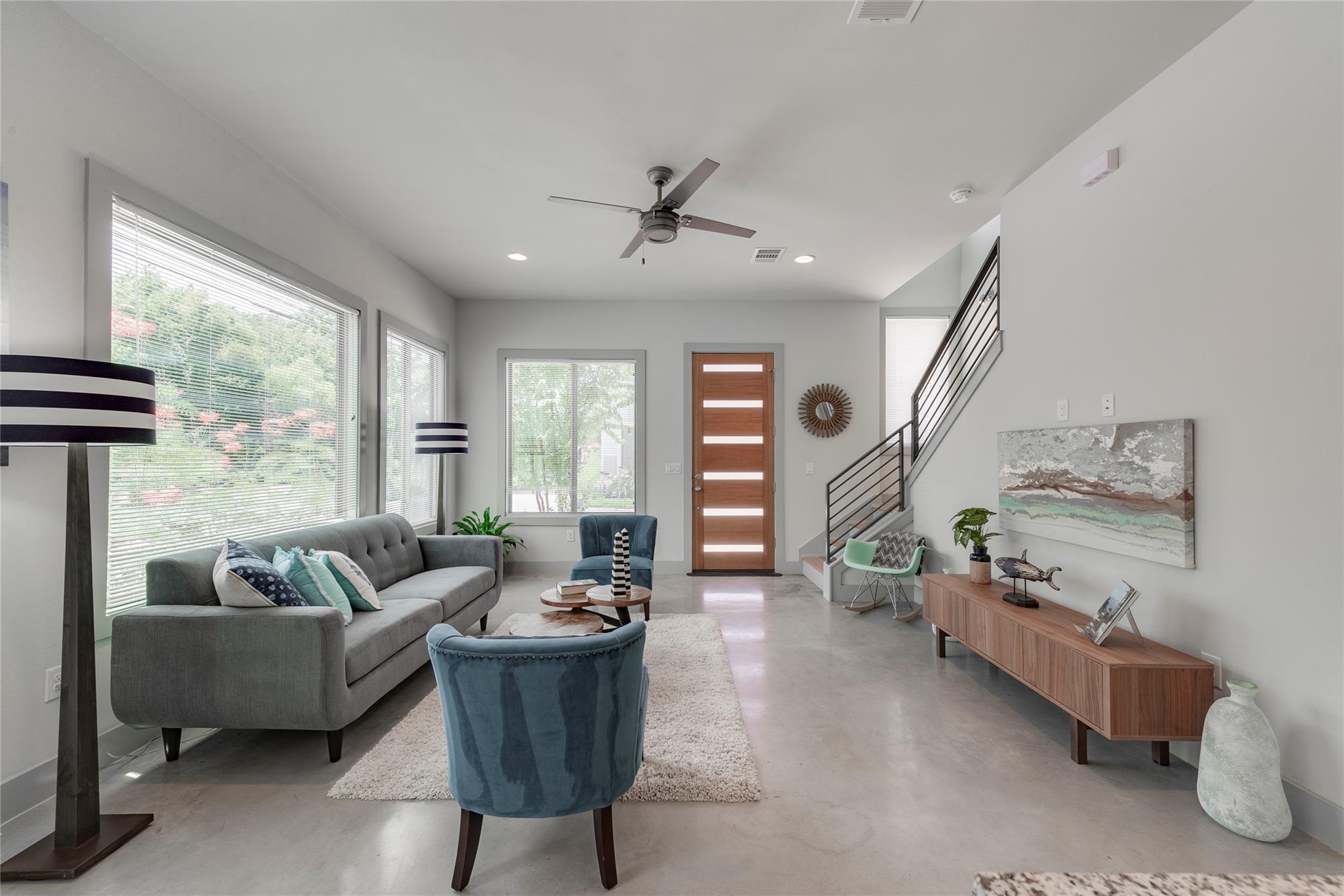 900 Banister Ln # H, Austin, TX 78704