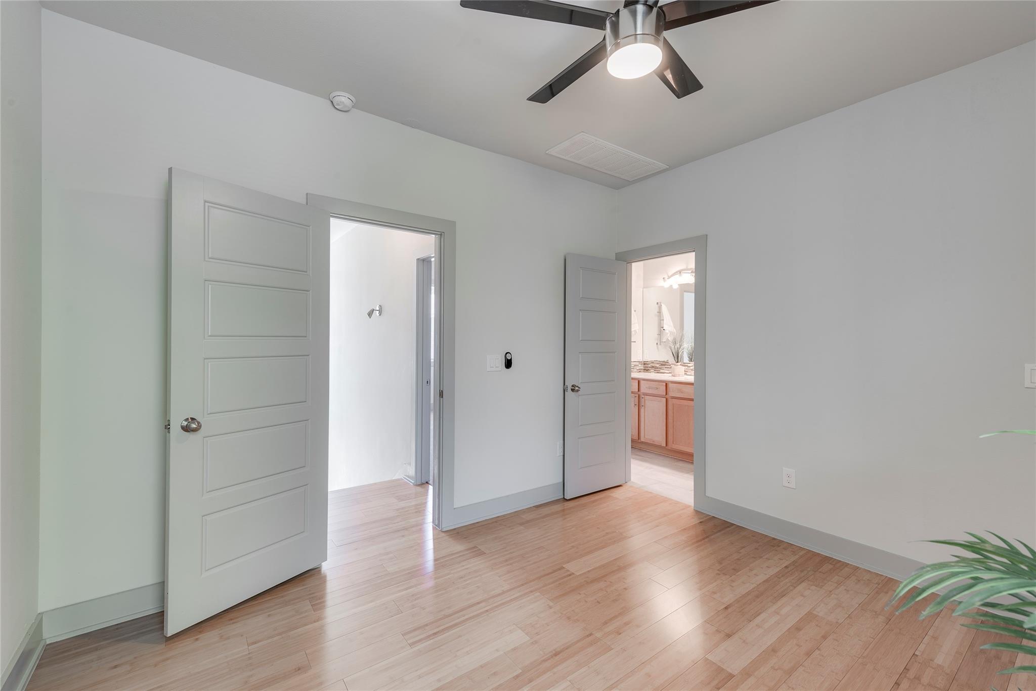 900 Banister Ln # H, Austin, TX 78704