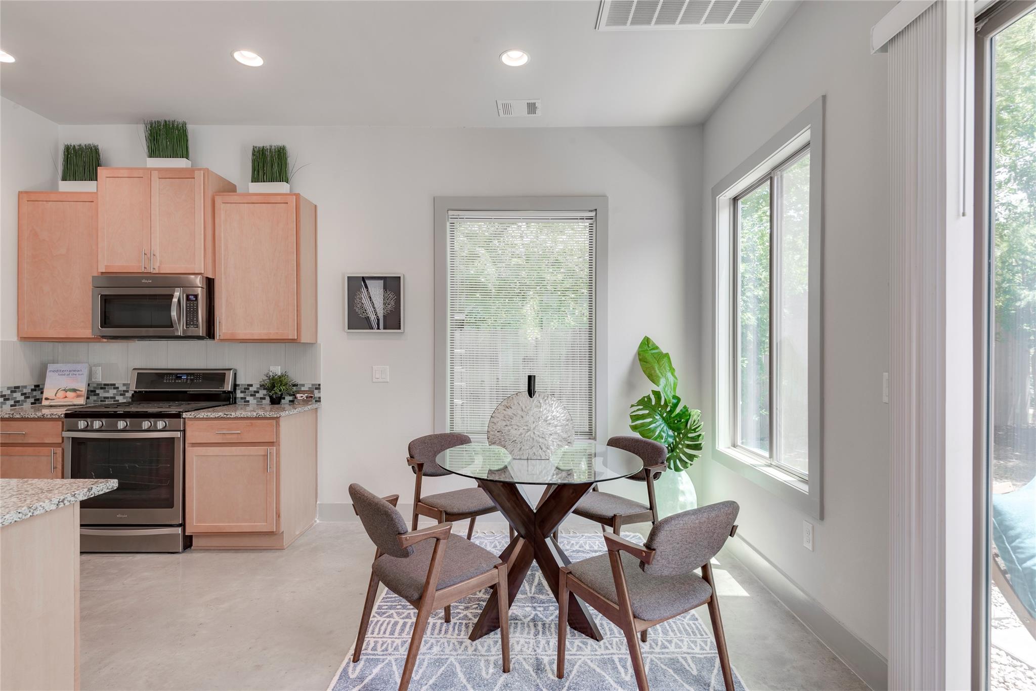 900 Banister Ln # H, Austin, TX 78704