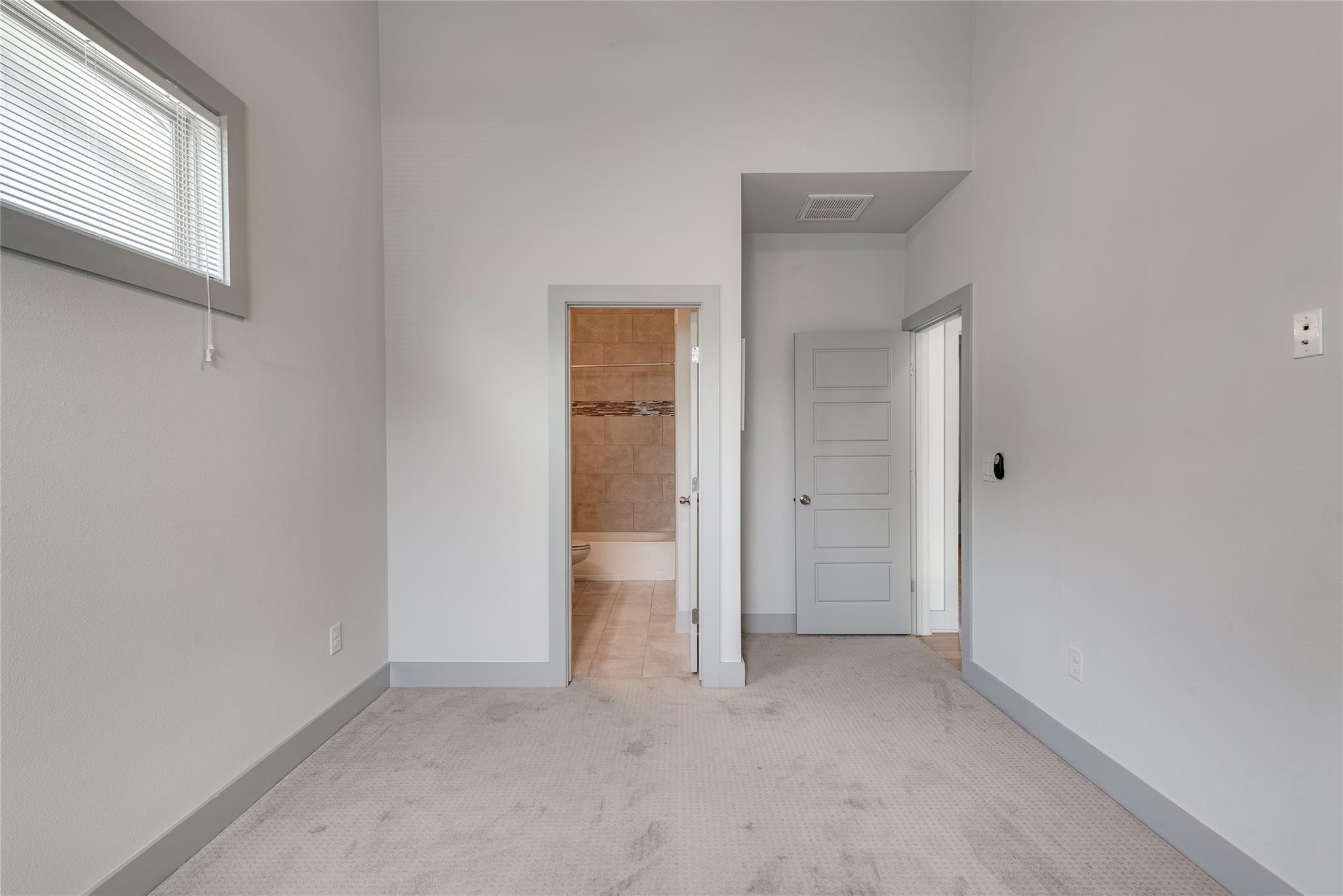 900 Banister Ln # H, Austin, TX 78704