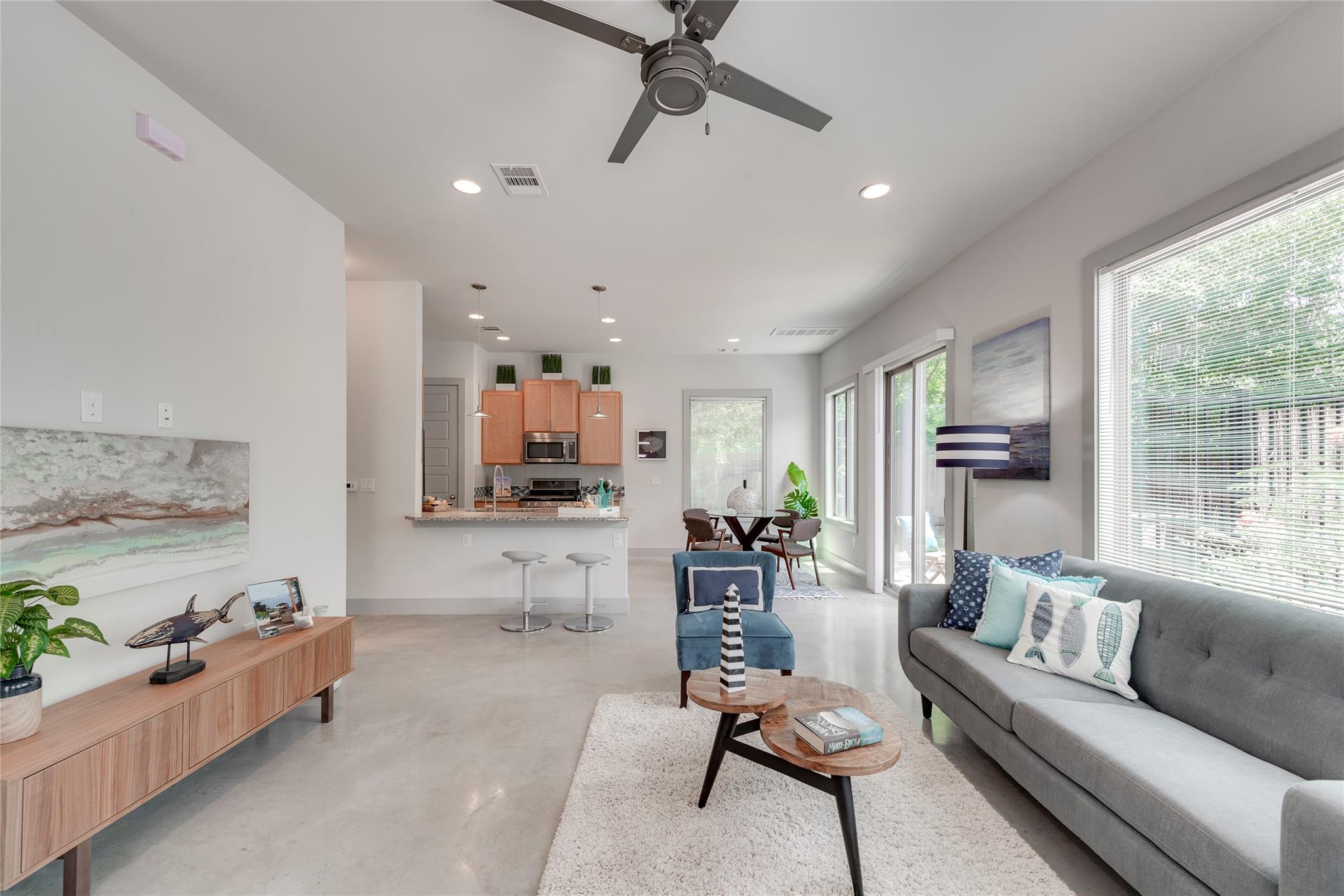 900 Banister Ln # H, Austin, TX 78704