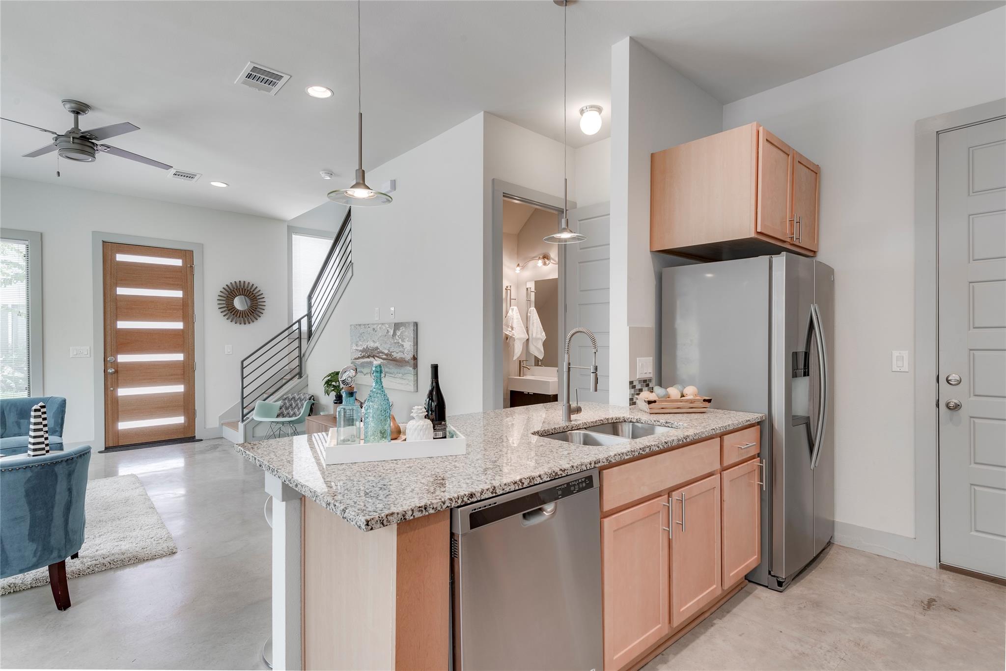 900 Banister Ln # H, Austin, TX 78704