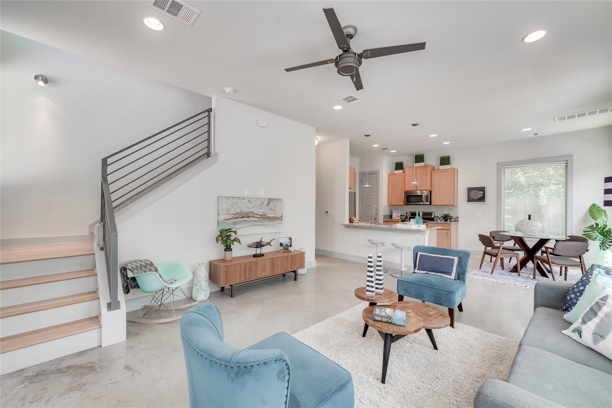 900 Banister Ln # H, Austin, TX 78704