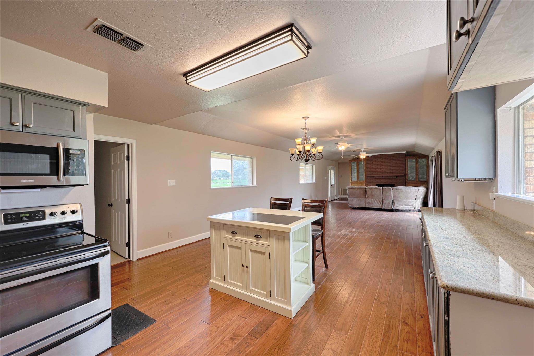 341 County Road 233 Rd, Hallettsville, TX 77964