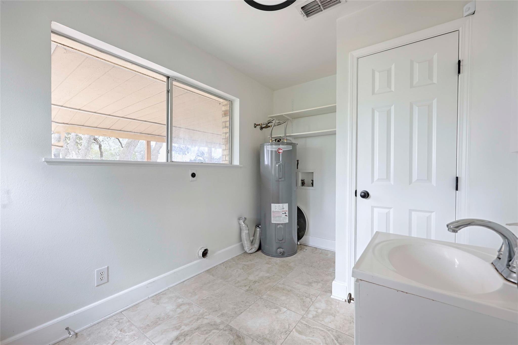 341 County Road 233 Rd, Hallettsville, TX 77964