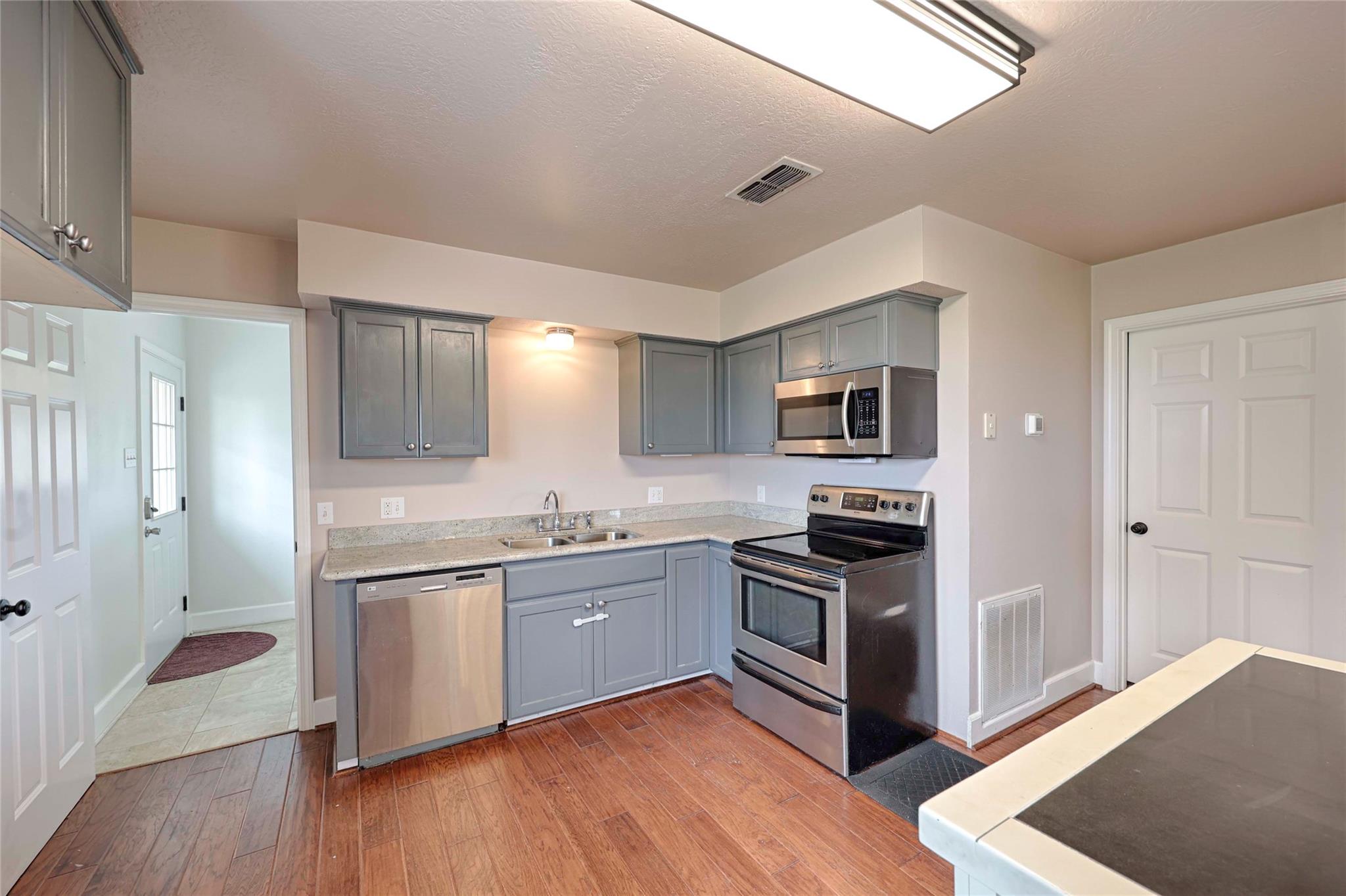 341 County Road 233 Rd, Hallettsville, TX 77964