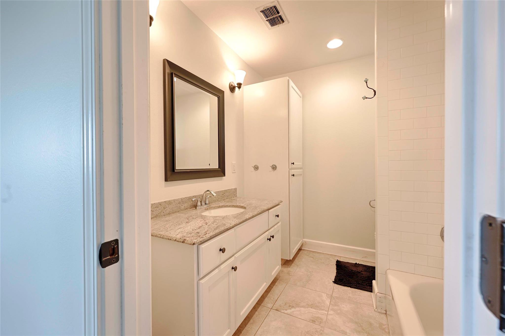 341 County Road 233 Rd, Hallettsville, TX 77964