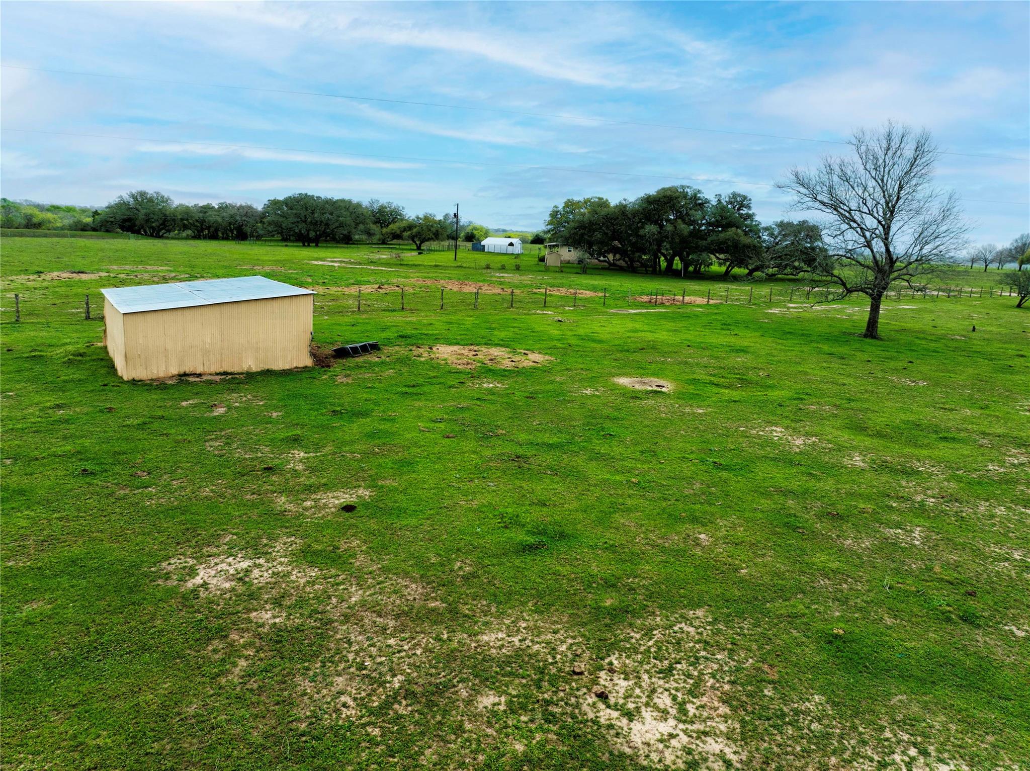 341 County Road 233 Rd, Hallettsville, TX 77964