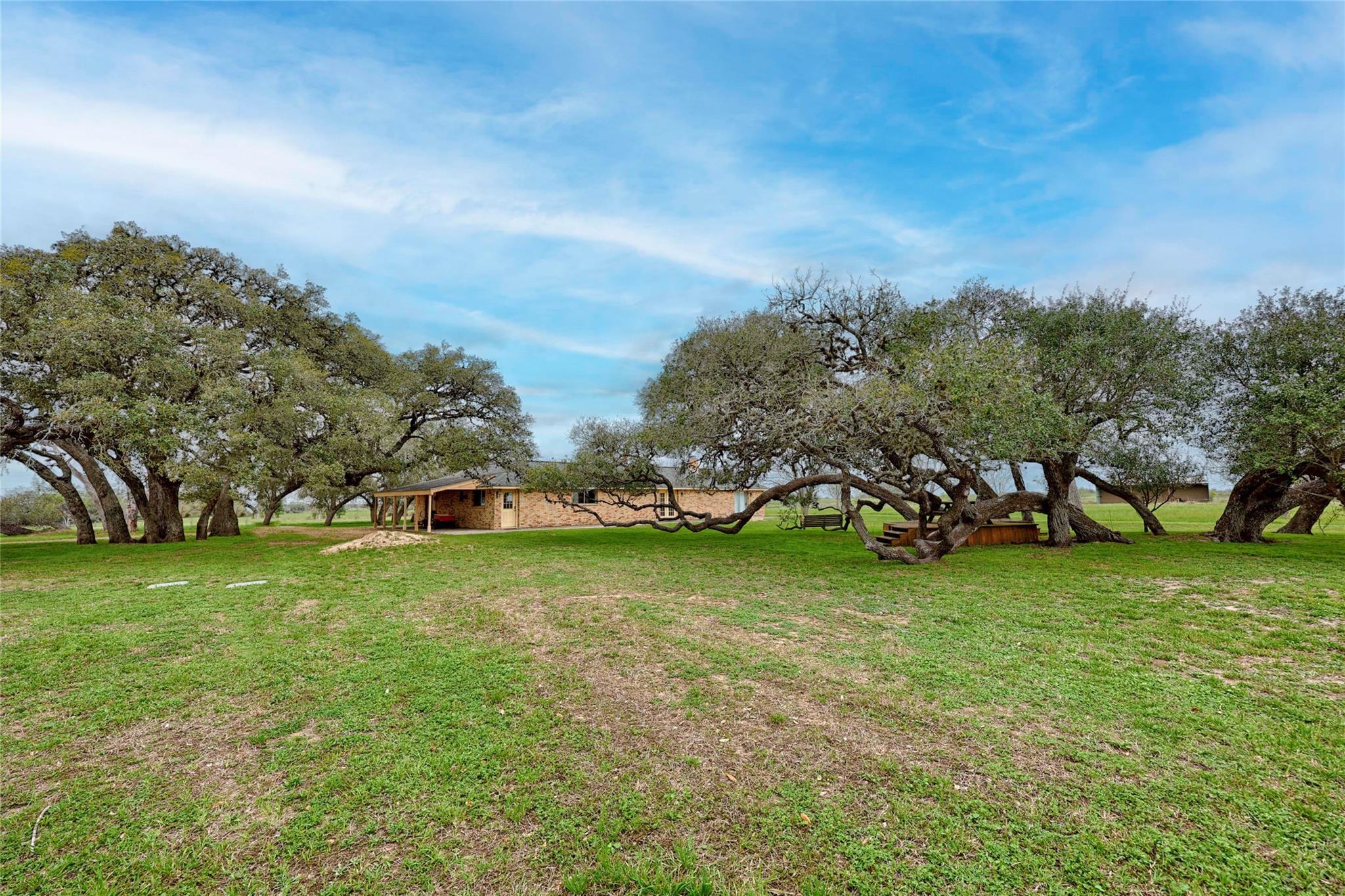 341 County Road 233 Rd, Hallettsville, TX 77964