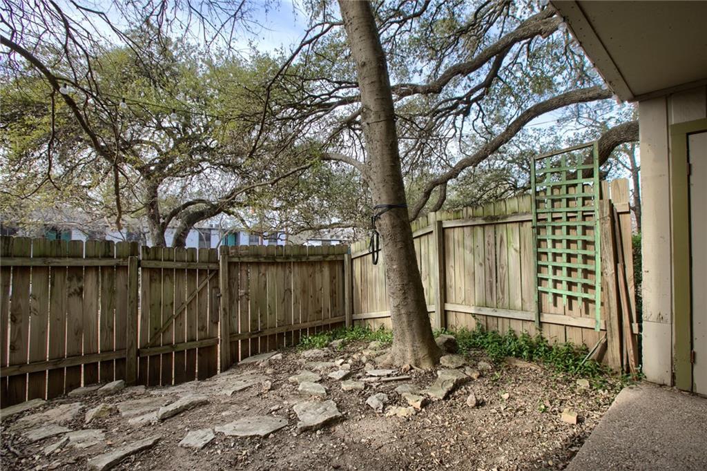 620 S 1st St # 107, Austin, TX 78704