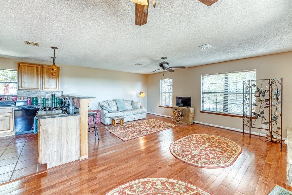 19818 Colina Drive Dr, Lago Vista, TX 78645