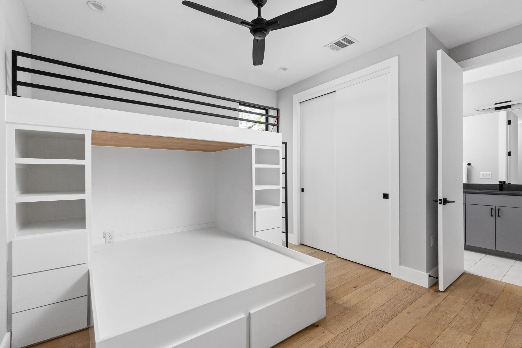 700 Wayside Dr, Austin, TX 78703