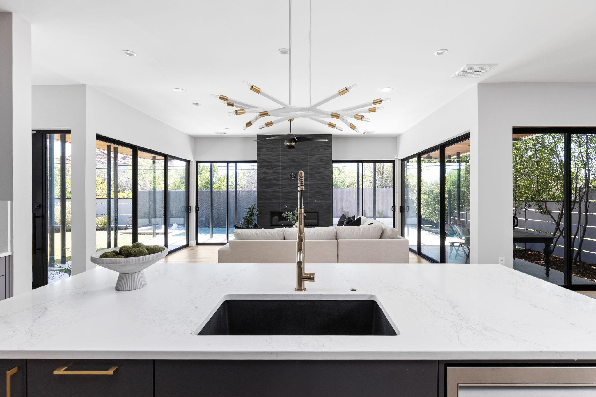 700 Wayside Dr, Austin, TX 78703