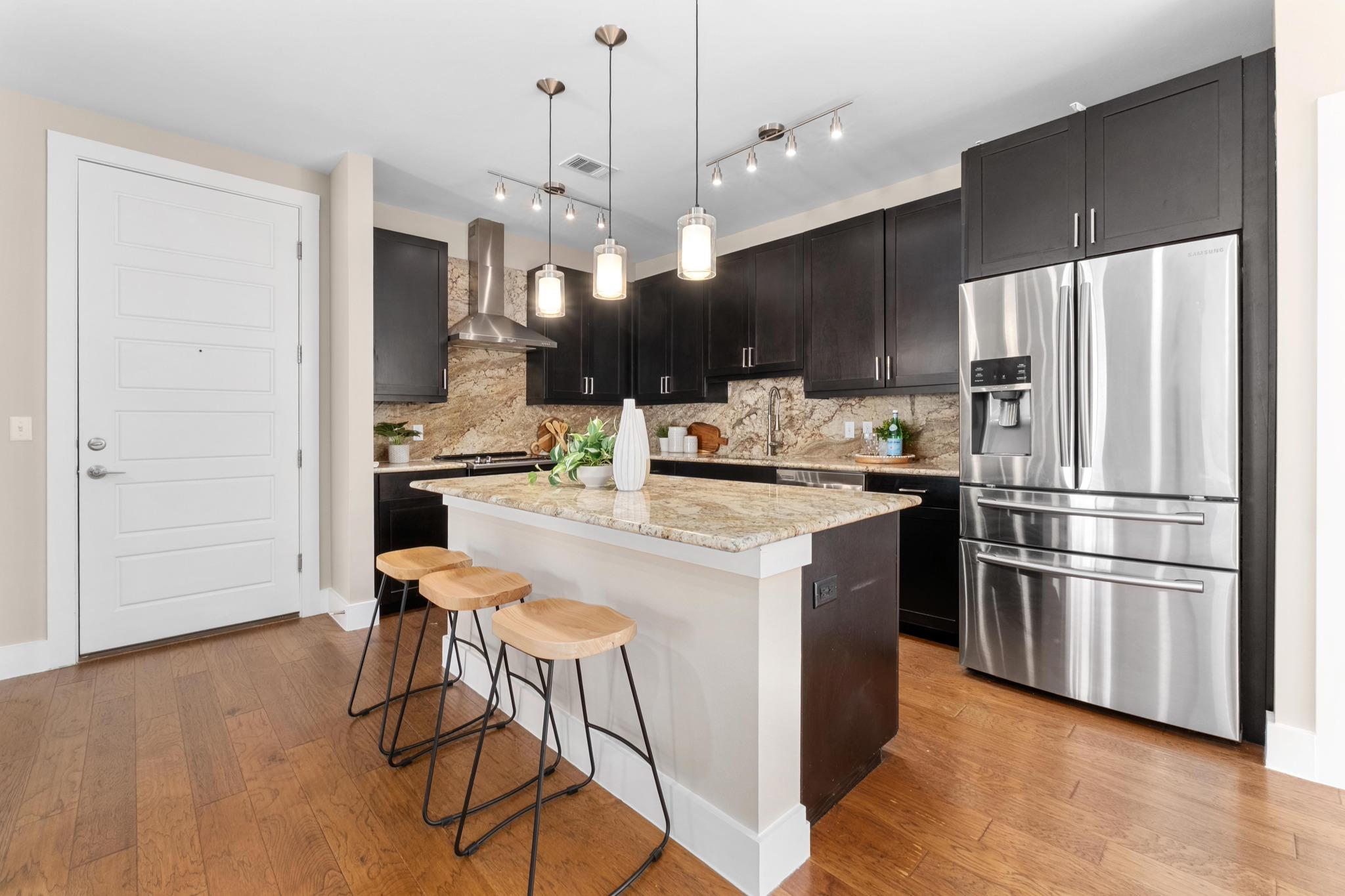 1615 E 7th St # 402, Austin, TX 78702