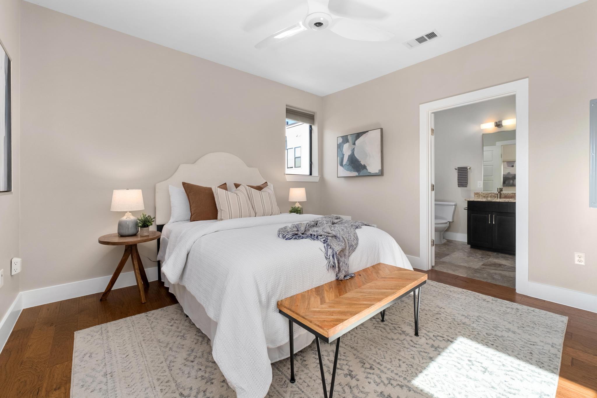 1615 E 7th St # 402, Austin, TX 78702