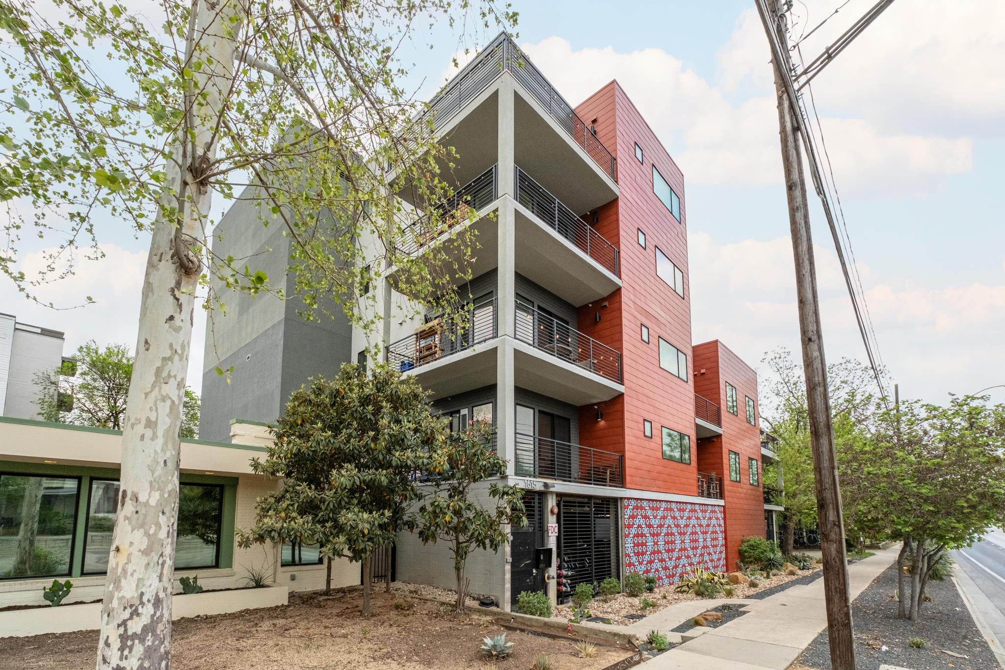 1615 E 7th St # 402, Austin, TX 78702