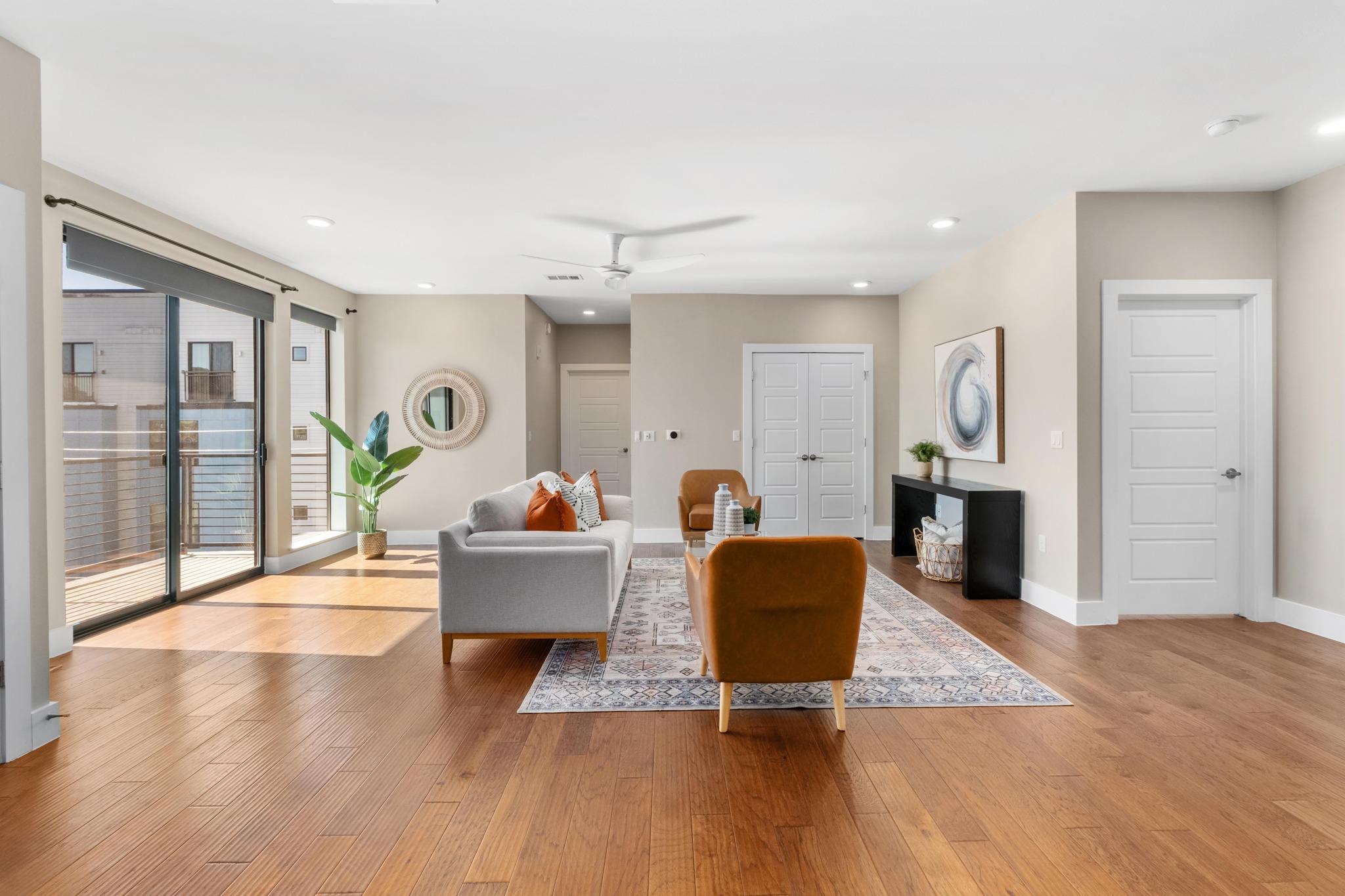 1615 E 7th St # 402, Austin, TX 78702