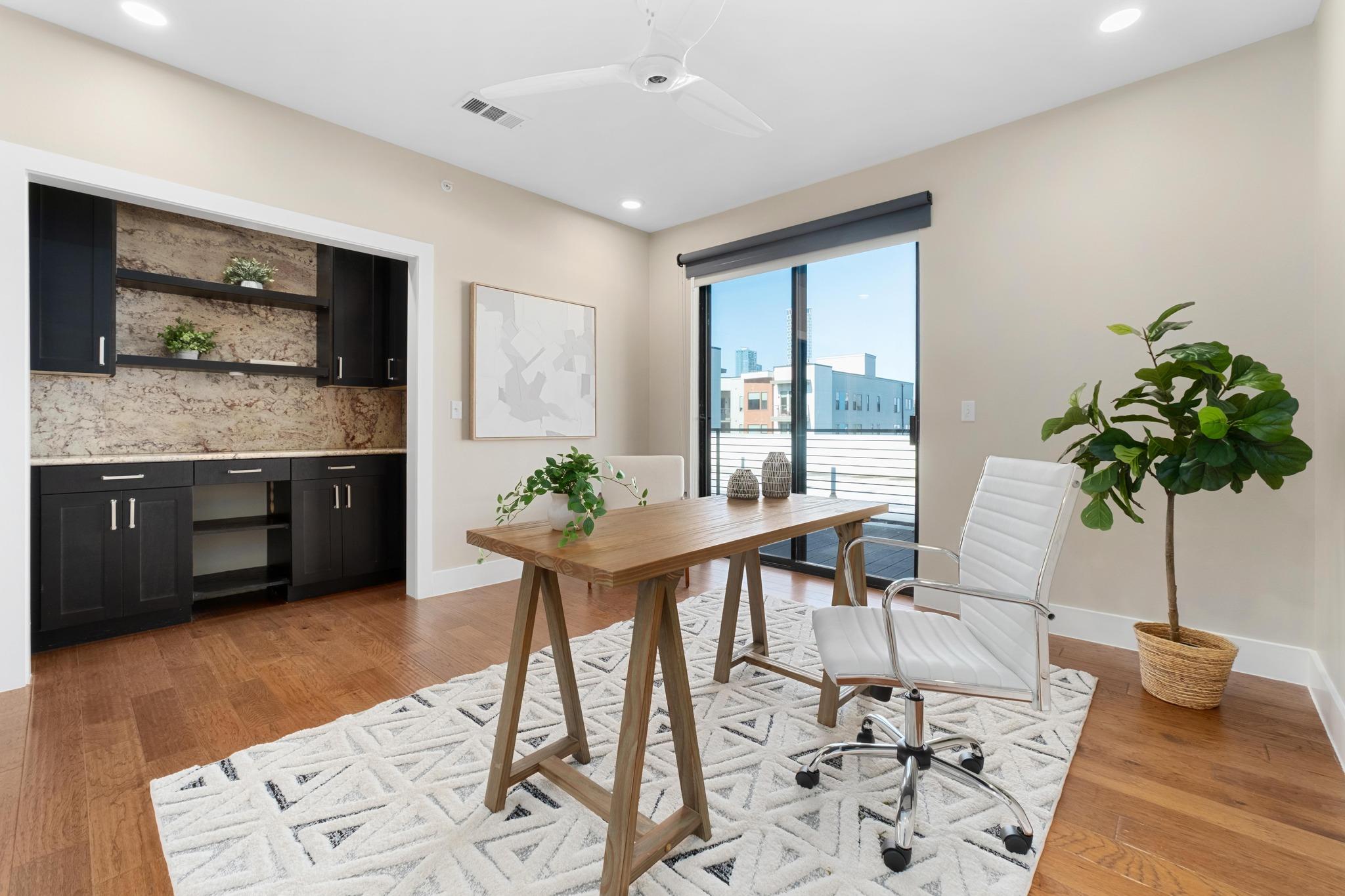 1615 E 7th St # 402, Austin, TX 78702