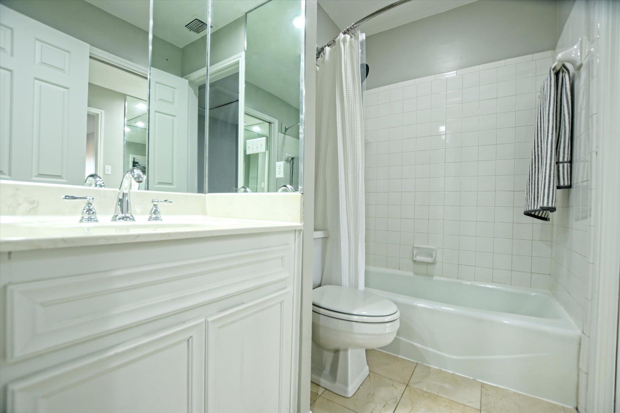 641 W 31st 1/2 St, Austin, TX 78705