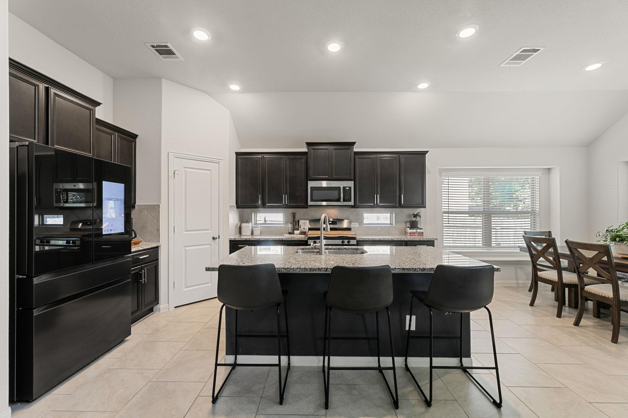 2233 Sauterne Dr, Leander, TX 78641