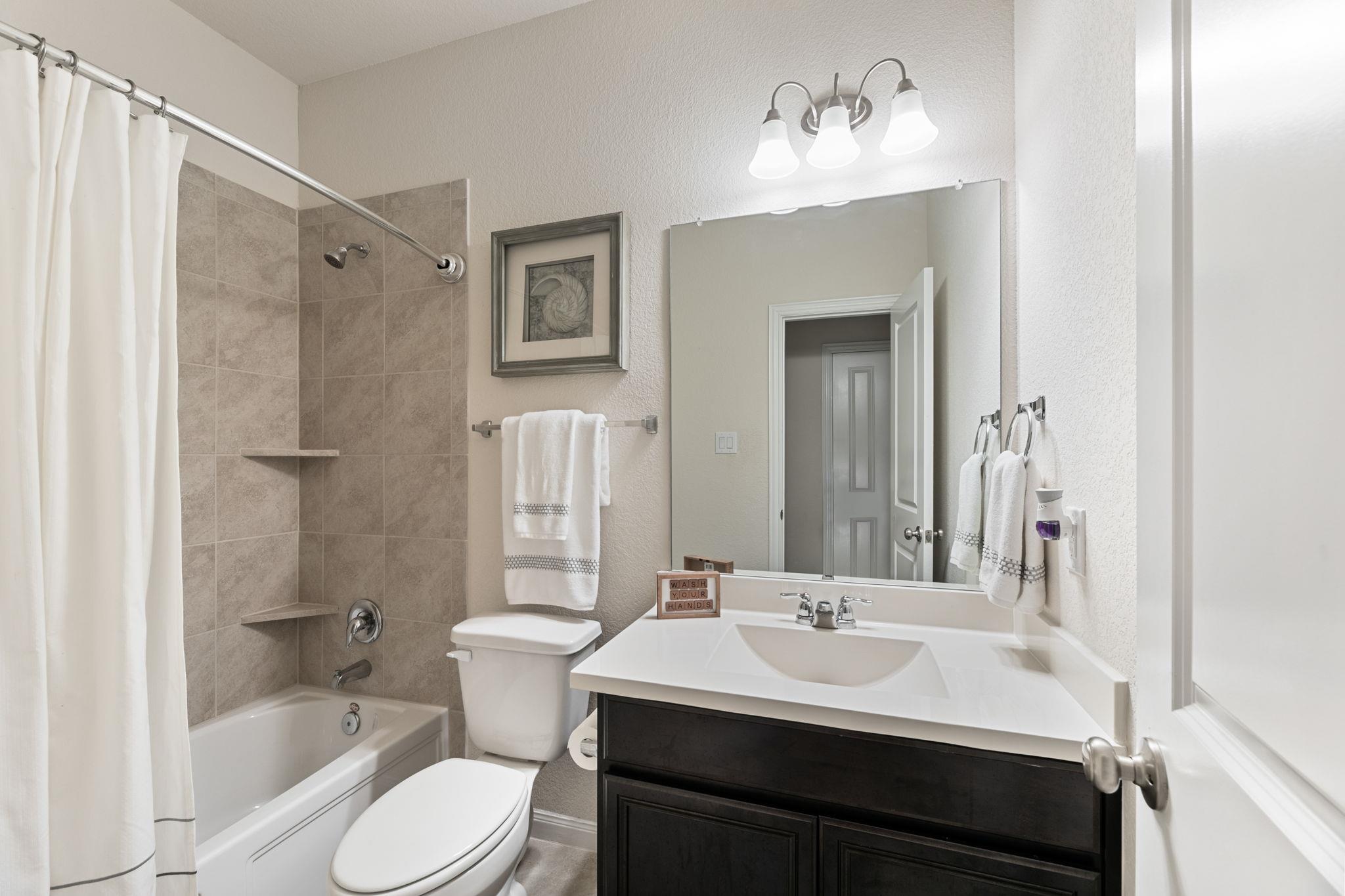 2233 Sauterne Dr, Leander, TX 78641