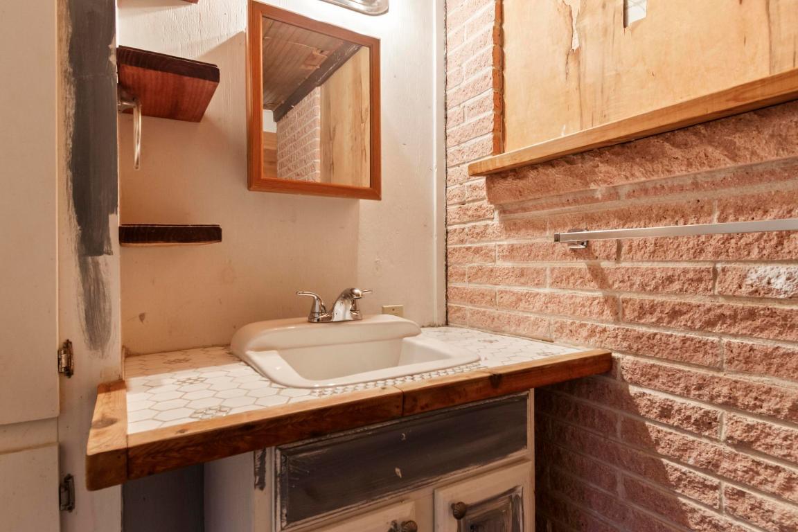 1201 Larkwood Dr, Austin, TX 78723