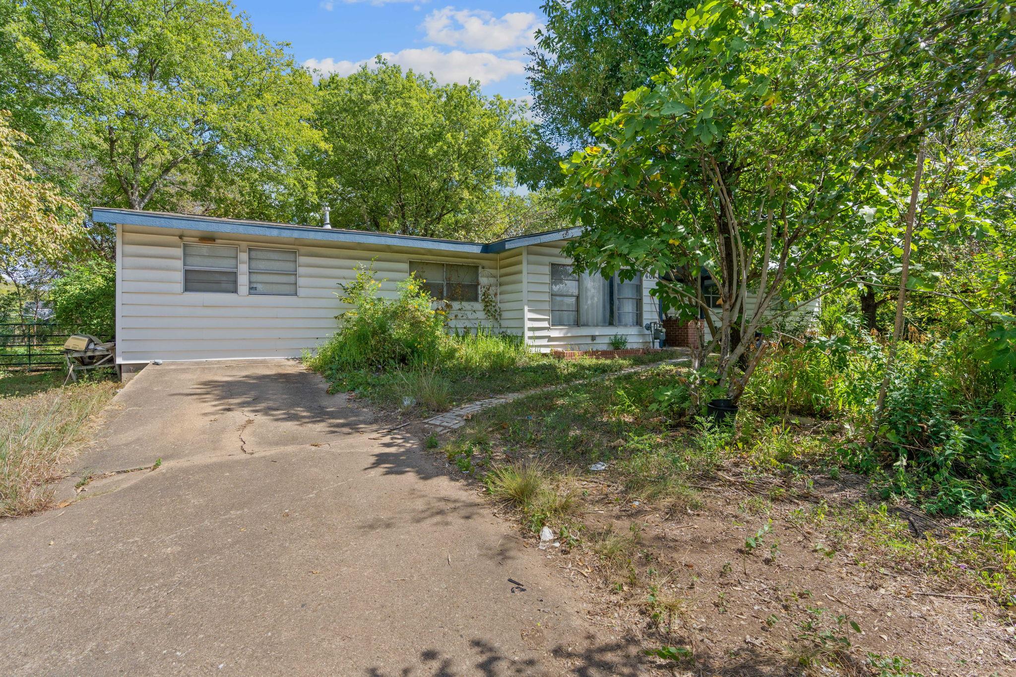 700 & 604 Corral Ln, Austin, TX 78745