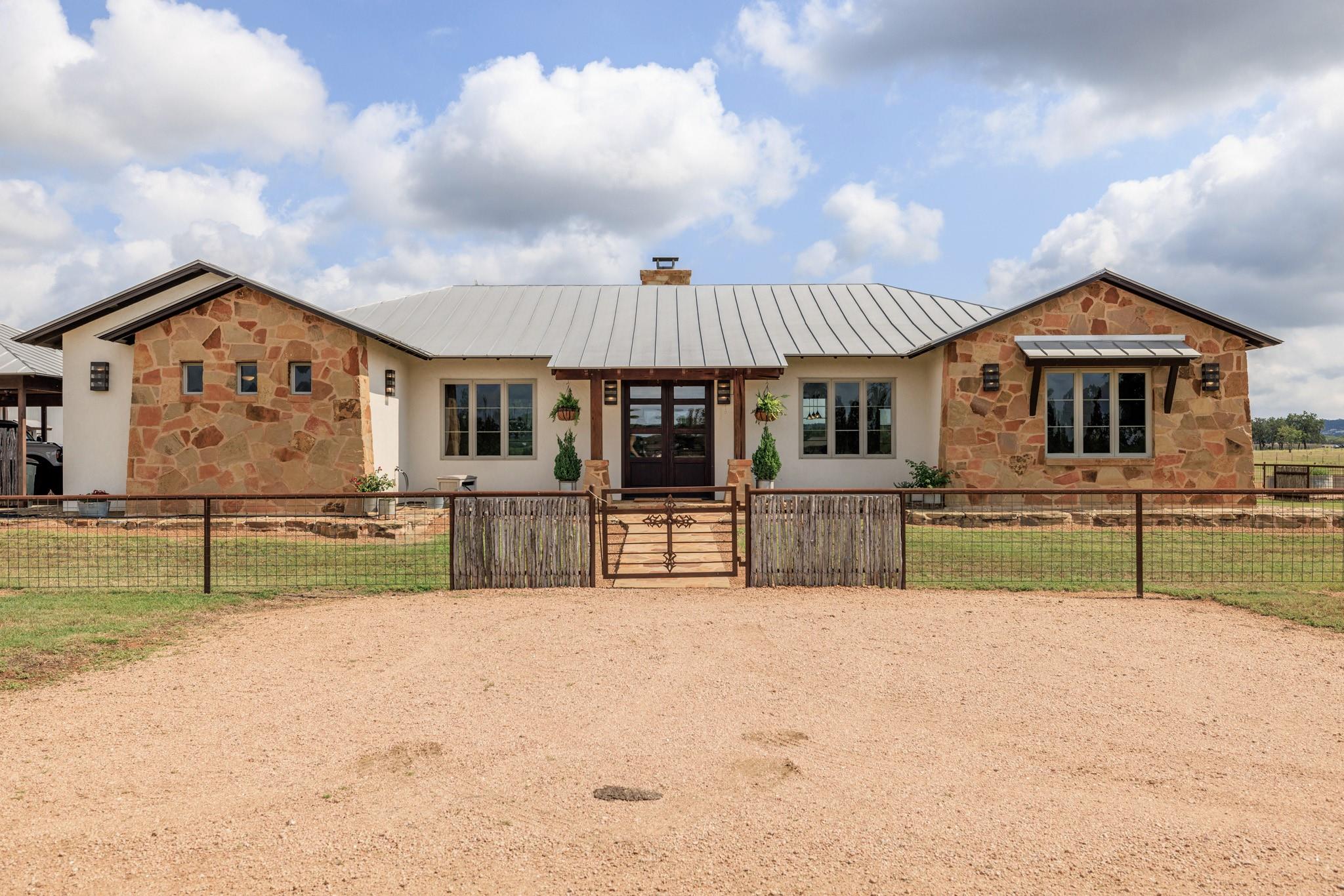 5686 Ranch Rd 1631, Fredericksburg, TX 78624