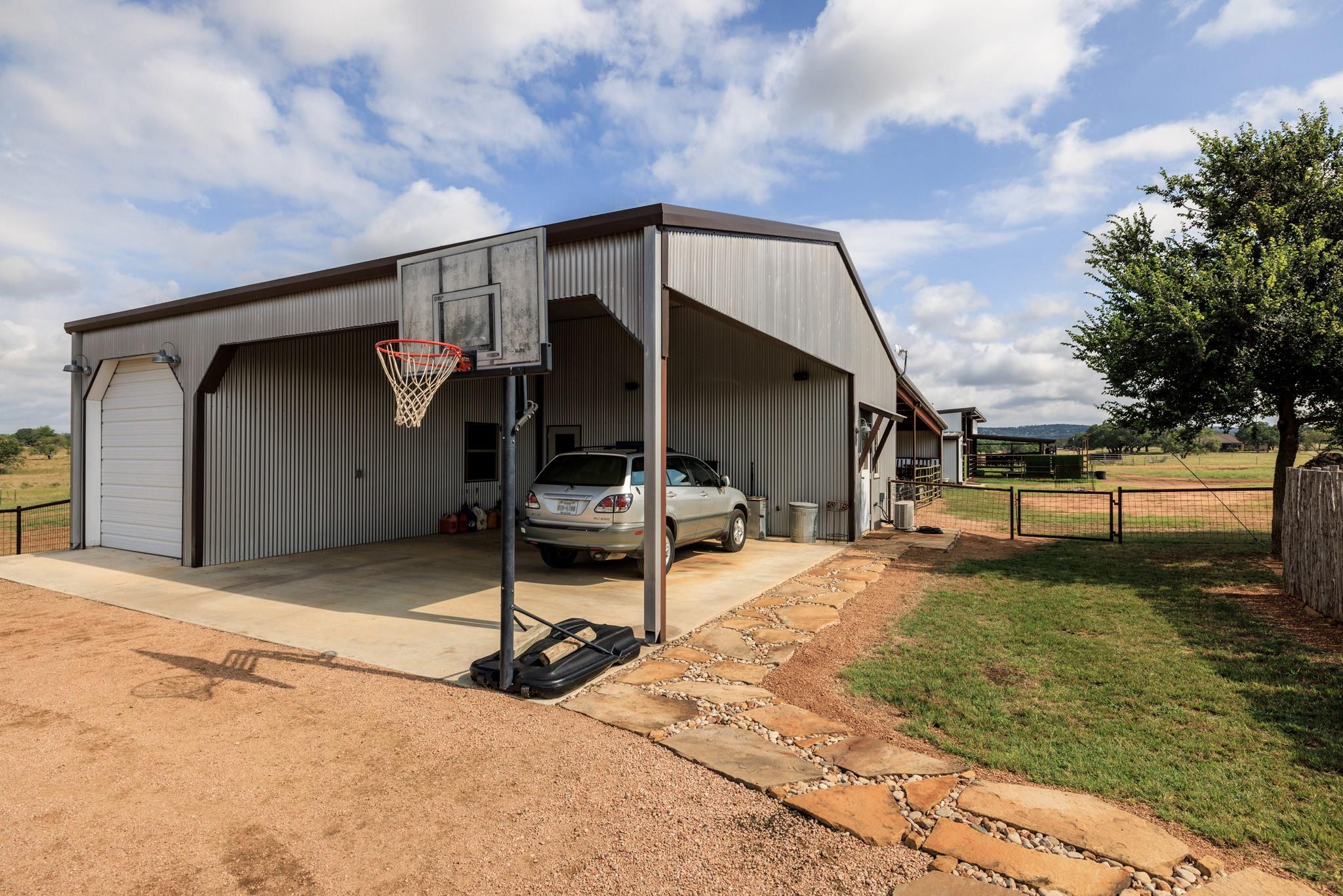 5686 Ranch Rd 1631, Fredericksburg, TX 78624