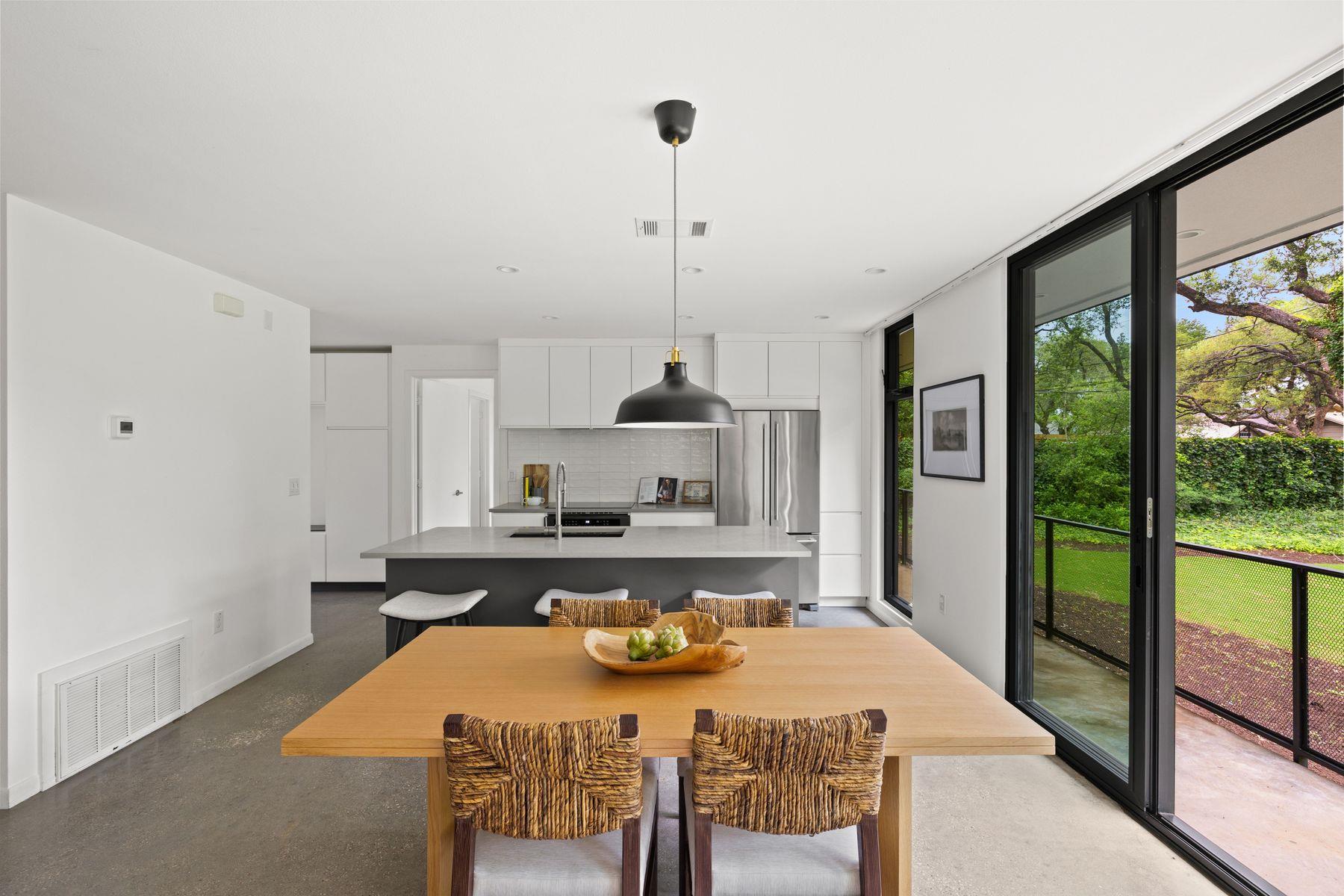 9400 Shady Oaks Dr, Austin, TX 78729