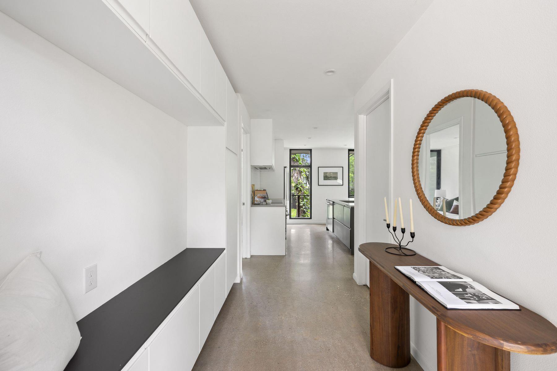 9400 Shady Oaks Dr, Austin, TX 78729