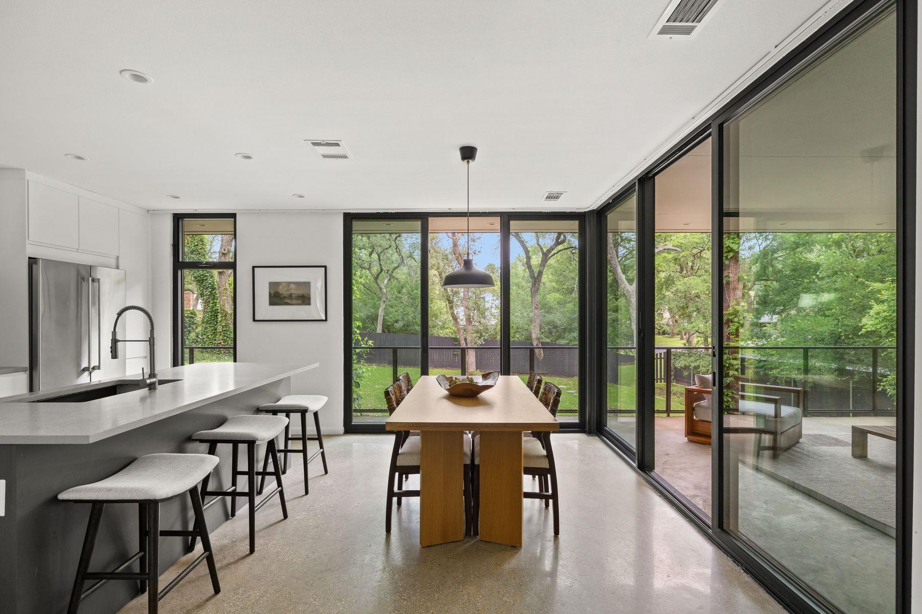 9400 Shady Oaks Dr, Austin, TX 78729