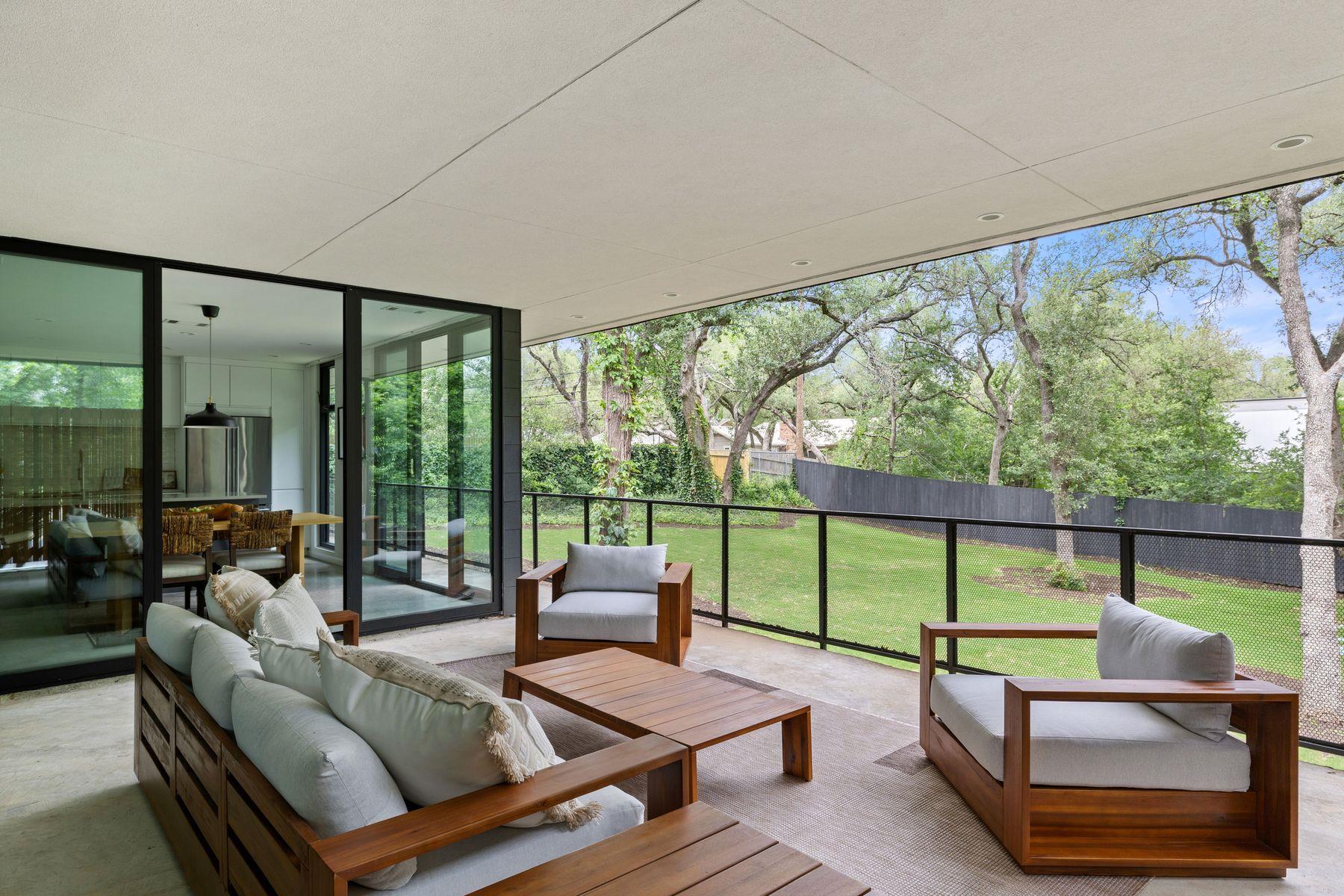 9400 Shady Oaks Dr, Austin, TX 78729