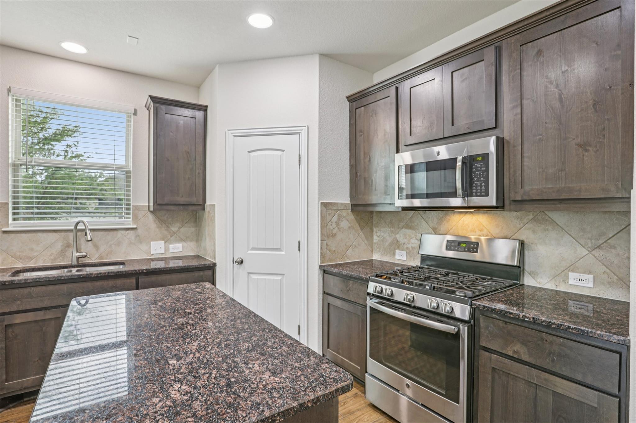 4101 Presidio Ln, Round Rock, TX 78681