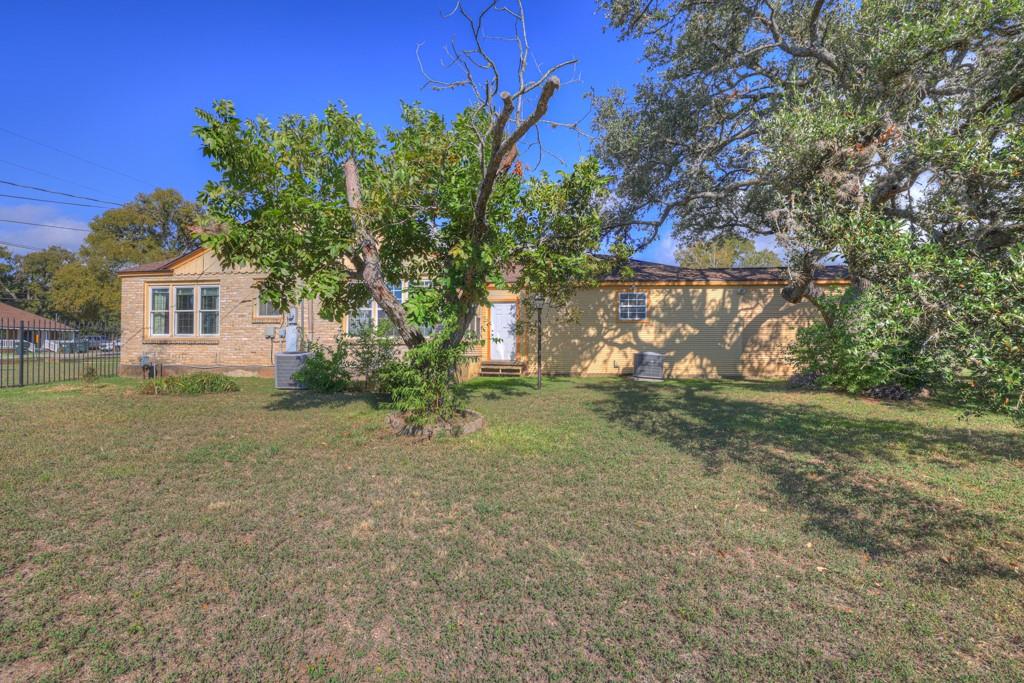 800 N Bishop St, San Marcos, TX 78666