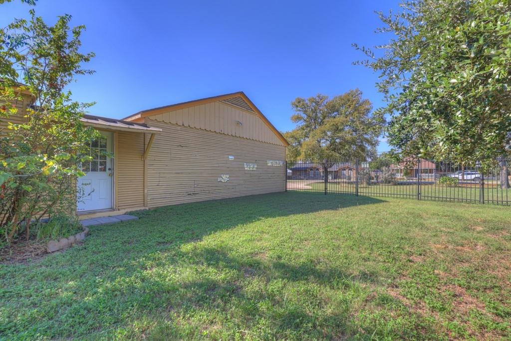 800 N Bishop St, San Marcos, TX 78666