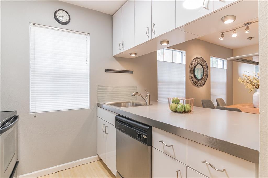 300 Crockett St # 116, Austin, TX 78704