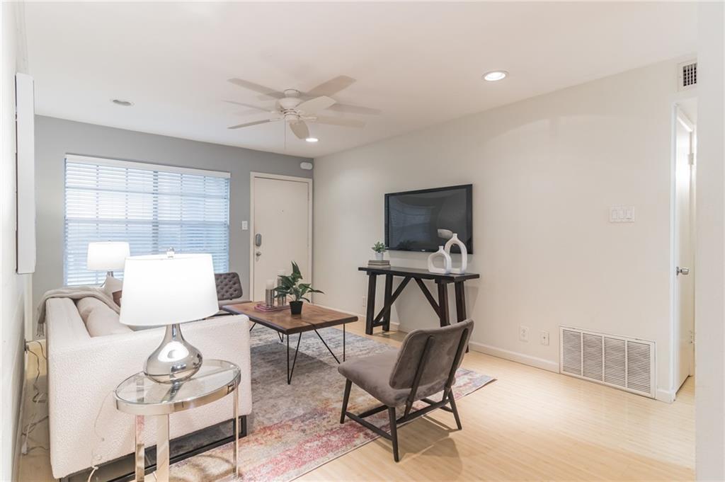 300 Crockett St # 116, Austin, TX 78704