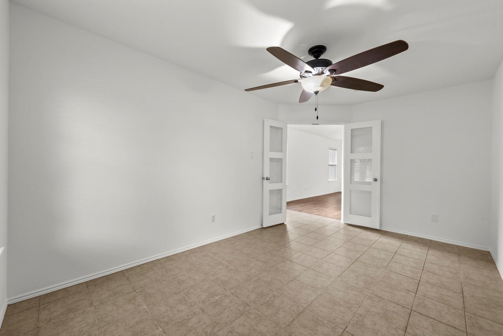 118 Camellia Dr, Hutto, TX 78634