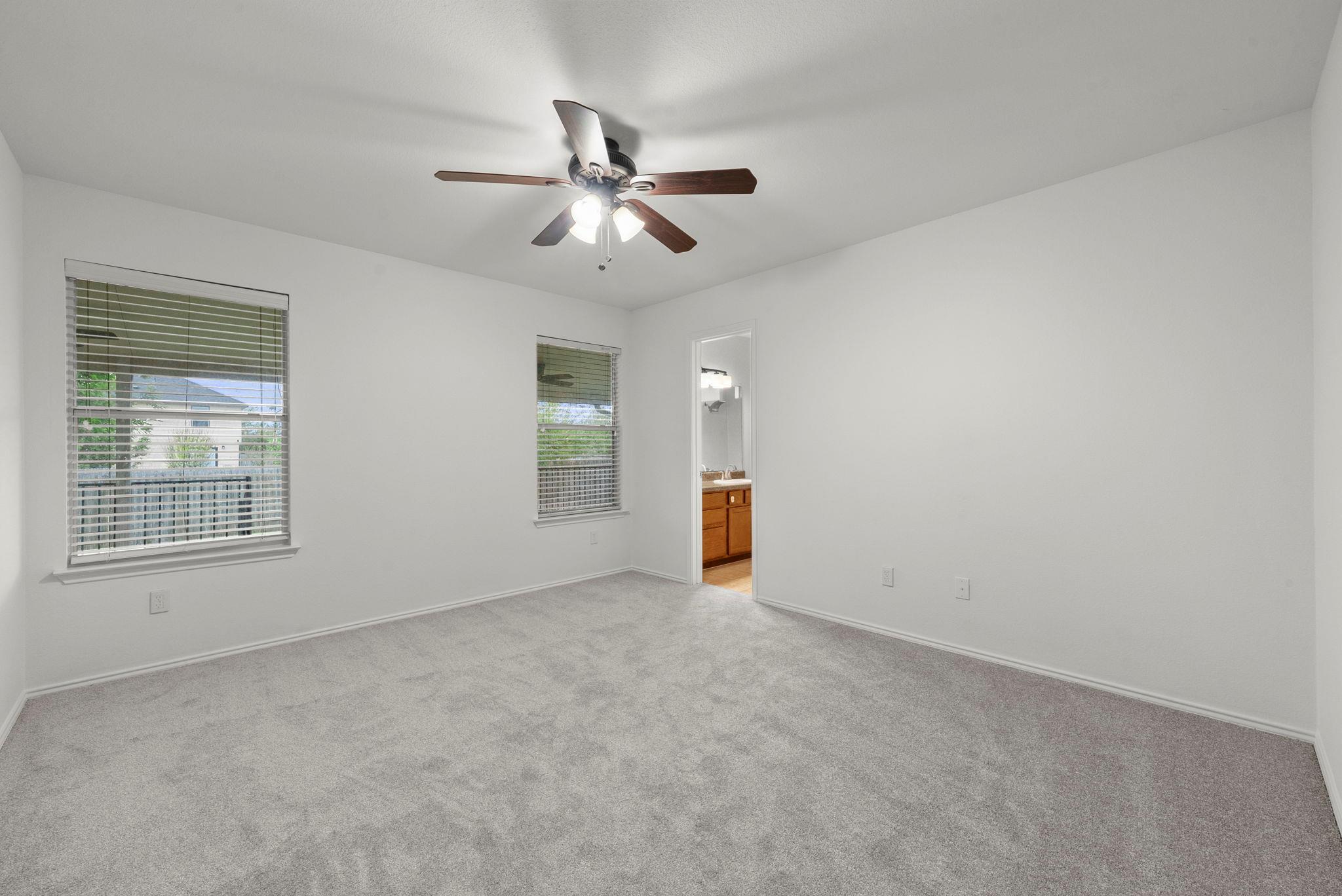 118 Camellia Dr, Hutto, TX 78634