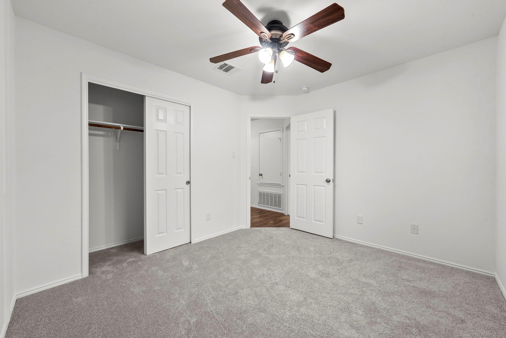 118 Camellia Dr, Hutto, TX 78634