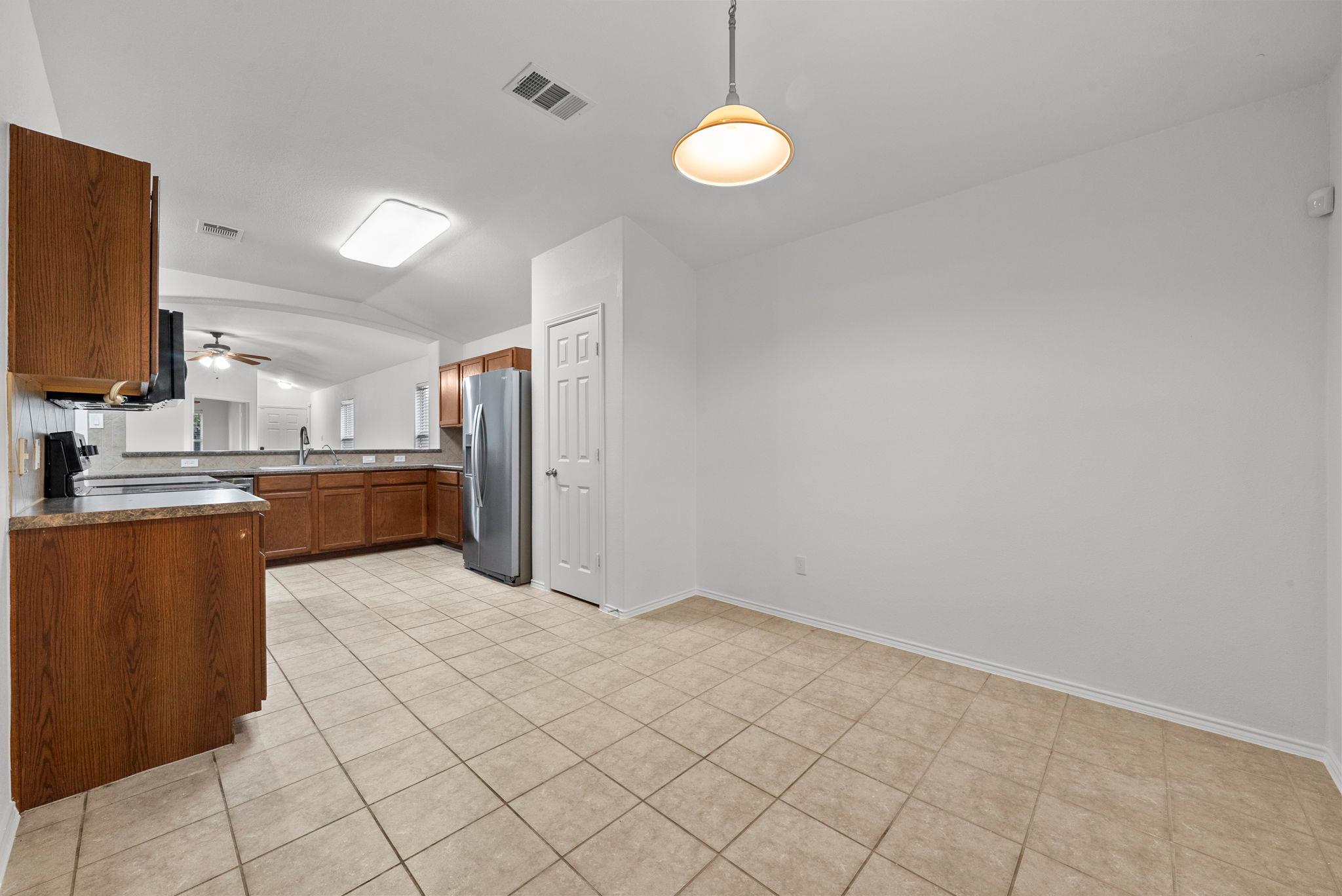 118 Camellia Dr, Hutto, TX 78634